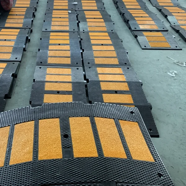 Rubber Traffic Speed Bumps